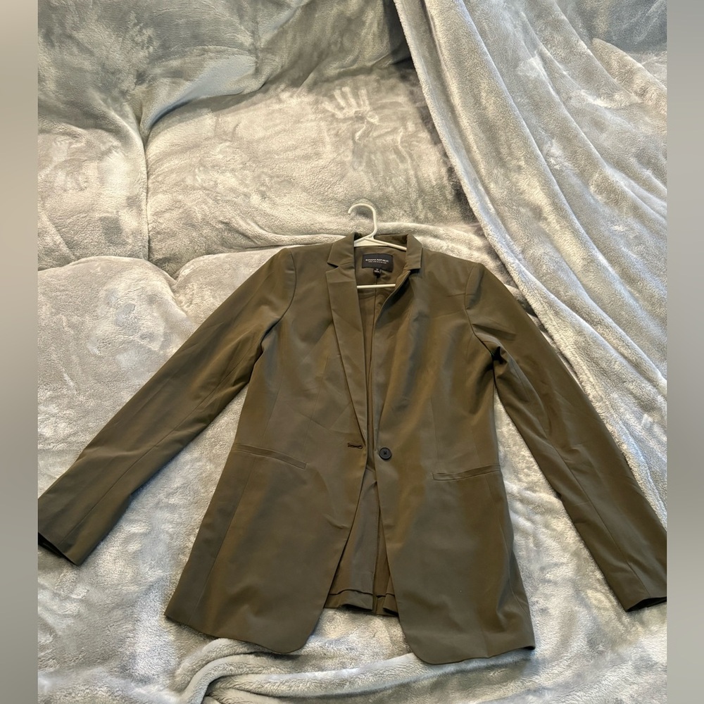 Banana Rebulic Olive Green Long and Lean blazer
